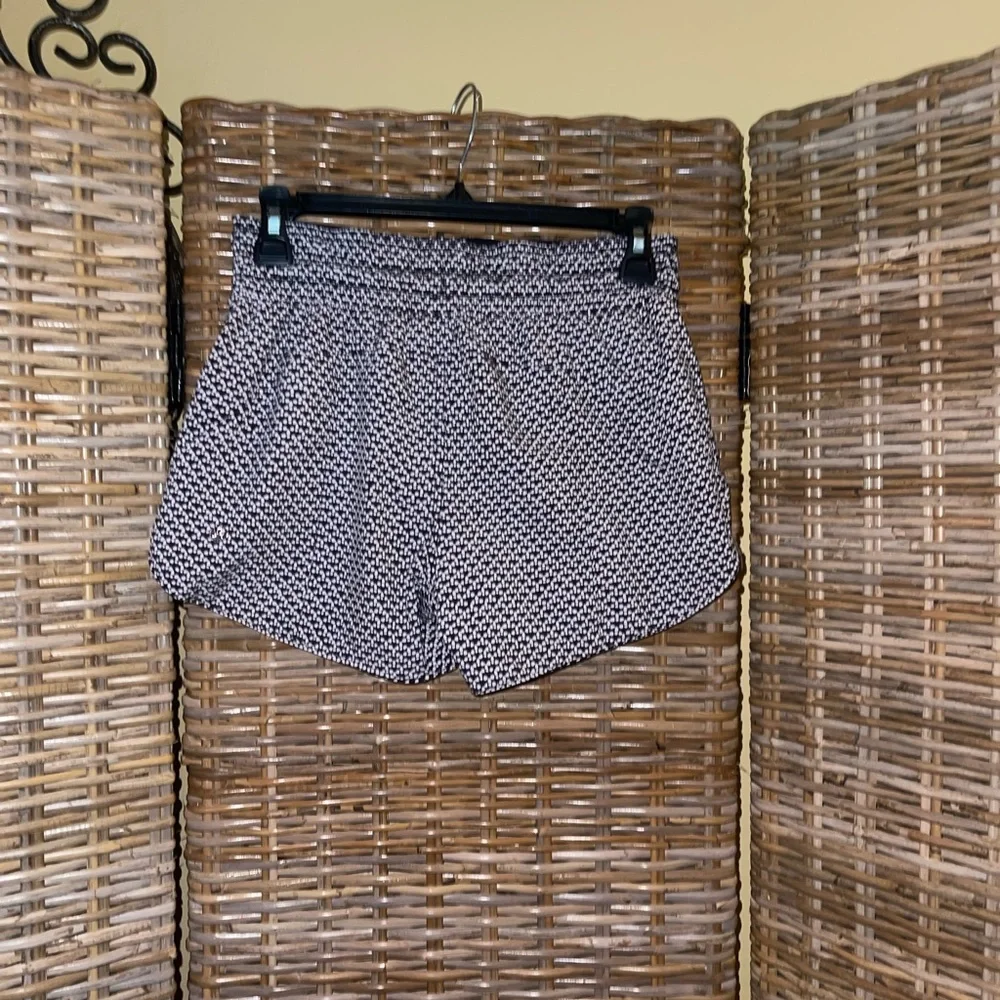 #23 Lululemon Choose A Side Short *3"
Black / Monochromic Black Sz 4 - Picture 10 of 12